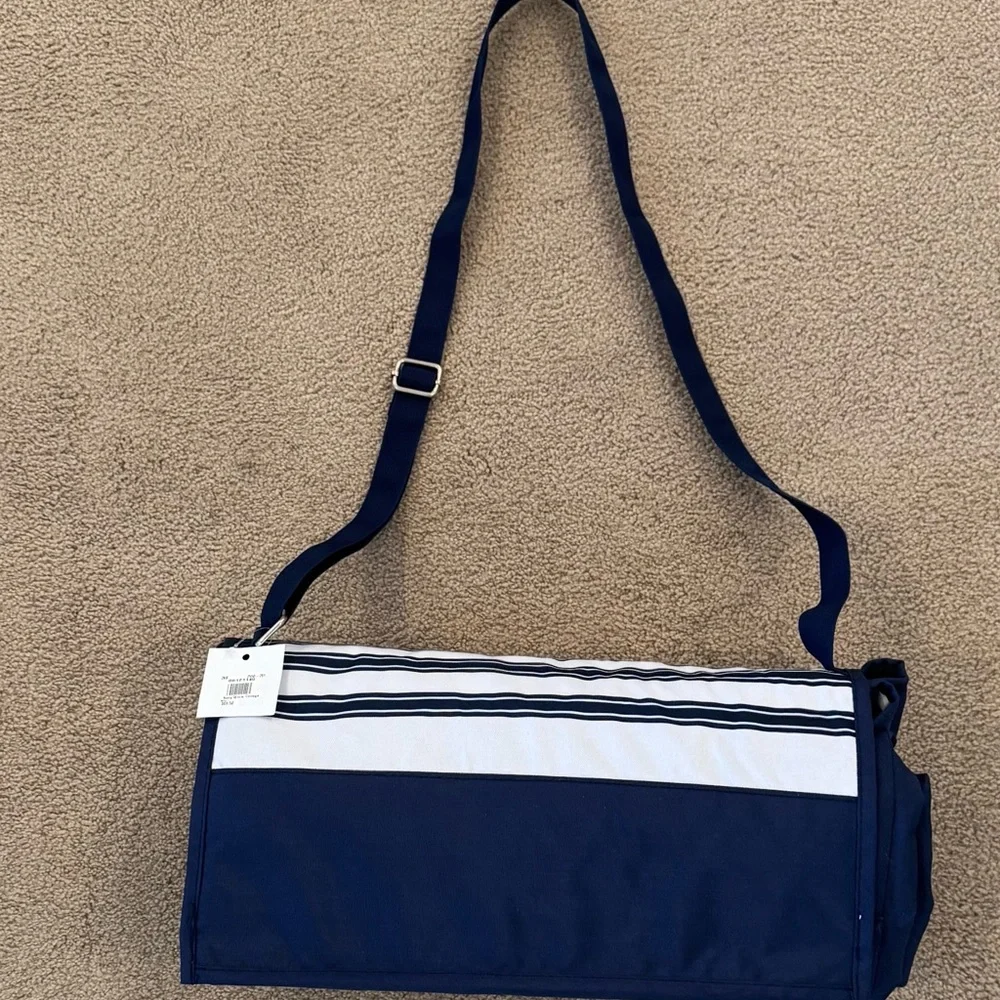 Pottery Barn Navy & White Variegated Beach Blanket NWT